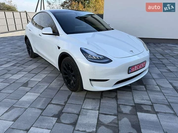 Авто Tesla Model Y 2023 № 8091513