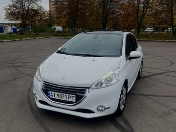 Авто Peugeot 208 2013 № 8091769