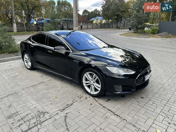 Авто Tesla Model S 2015 № 8091900