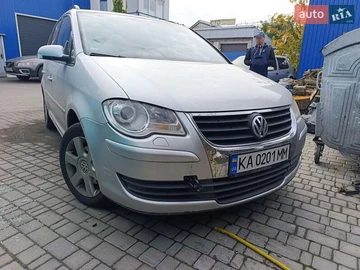 Авто Volkswagen Touran 2007 № 8092915