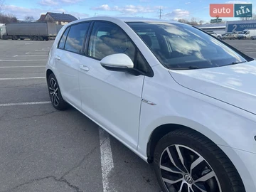 Авто Volkswagen E-Golf 2018 № 8093103