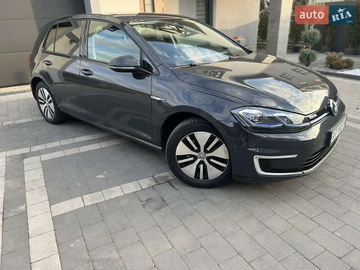 Авто Volkswagen E-Golf 2018 № 8093203