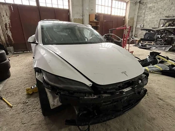 Авто Tesla Model 3 2024 № 8093279
