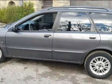 Авто Volvo V40 2003 № 8093559