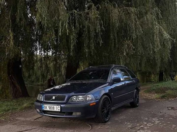 Авто Volvo V40 2001 № 8093576