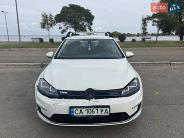 Авто Volkswagen E-Golf 2015 № 8093746