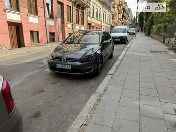 Авто Volkswagen E-Golf 2019 № 8094118
