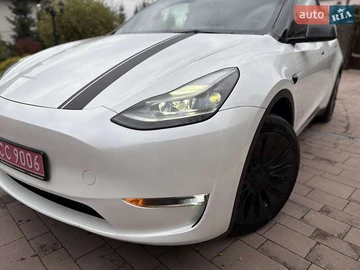 Авто Tesla Model Y 2023 № 8094372