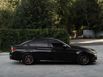 Авто BMW M5 2018 № 8094427