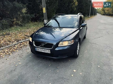 Авто Volvo V50 2007 № 8094696
