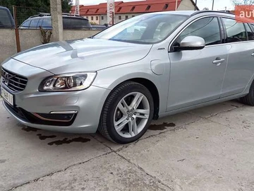 Авто Volvo V60 2014 № 8095265