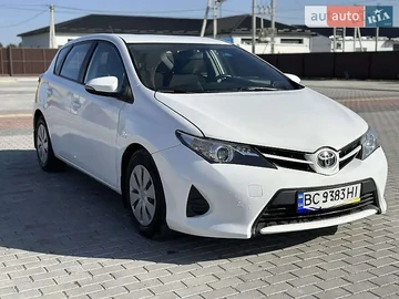 Авто Toyota Auris 2014 № 8095541