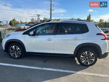 Авто Peugeot 2008 2017 № 8096618
