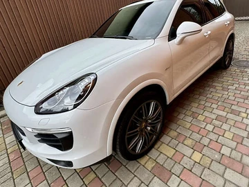 Авто Porsche Cayenne 2016 № 8097499