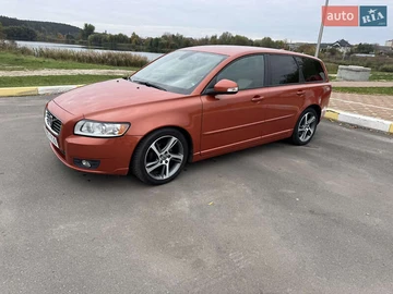 Авто Volvo V50 2012 № 8097841