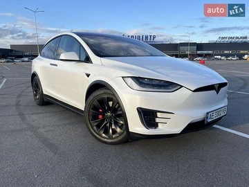 Авто Tesla Model X 2018 № 8098177