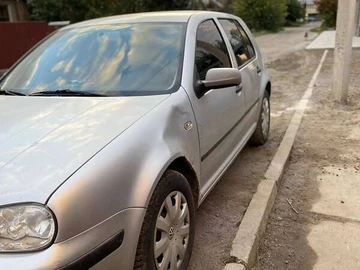 Авто Volkswagen Golf 2002 № 8098437