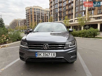 Авто Volkswagen Tiguan 2020 № 8099069