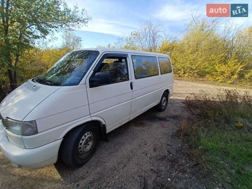 Авто Volkswagen Transporter 2000 № 8099299
