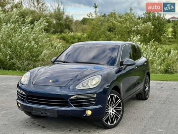 Авто Porsche Cayenne 2011 № 8100027
