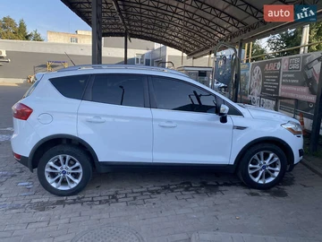 Авто Ford Kuga 2012 № 8100104