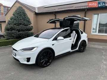 Авто Tesla Model X 2018 № 8100127