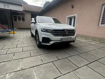 Авто Volkswagen Touareg 2019 № 8100381