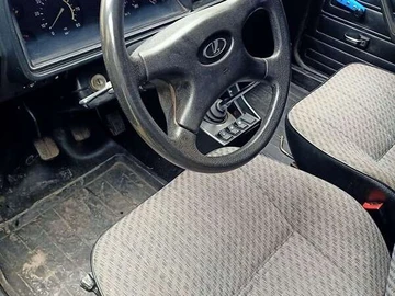 Авто ВАЗ 2107 2001 № 8100504