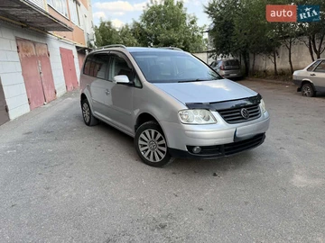 Авто Volkswagen Touran 2005 № 8100520