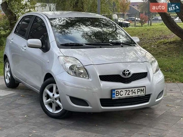 Авто Toyota Yaris 2012 № 8100597