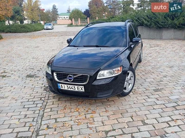 Авто Volvo V50 2011 № 8100976