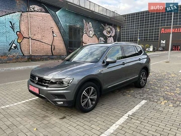 Авто Volkswagen Tiguan 2018 № 8101032