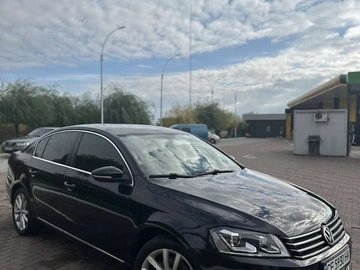 Авто Volkswagen Passat 2011 № 8101531
