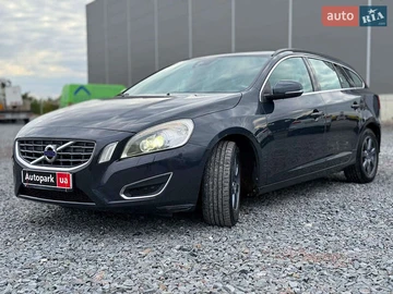 Авто Volvo V60 2013 № 8101532