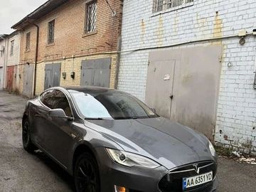 Авто Tesla Model S 2013 № 8101565