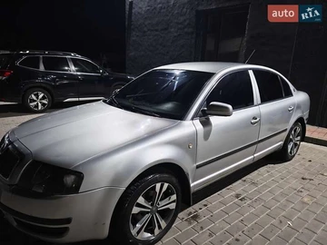 Авто Skoda Superb 2004 № 8102028