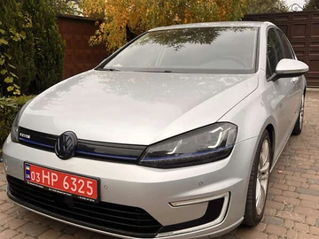 Авто Volkswagen E-Golf 2015 № 8102224