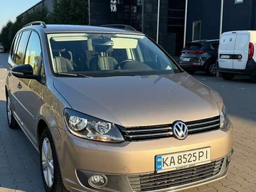 Авто Volkswagen Touran 2012 № 8102291