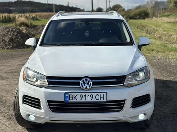 Авто Volkswagen Touareg 2013 № 8102406
