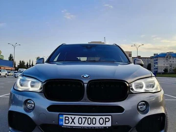 Авто BMW X5 2018 № 8102506