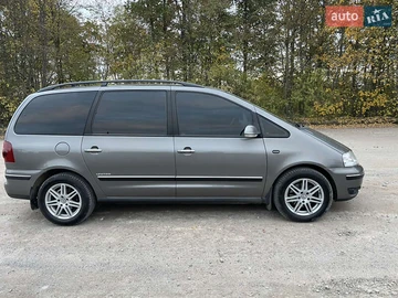 Авто Volkswagen Sharan 2009 № 8103072