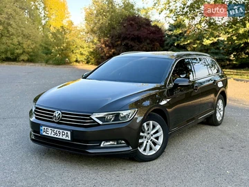 Авто Volkswagen Passat 2017 № 8104127