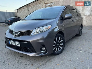Авто Toyota Sienna 2016 № 8104248