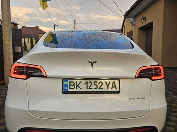 Авто Tesla Model Y 2021 № 8104249
