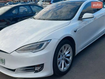 Авто Tesla Model S 2019 № 8104276