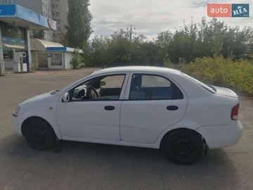 Авто Chevrolet Aveo 2005 № 8104377