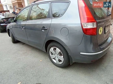 Авто Hyundai I30 2010 № 8104562