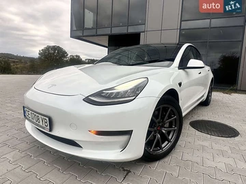 Авто Tesla Model 3 2020 № 8104703