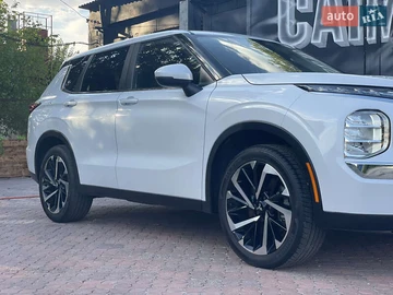 Авто Mitsubishi Outlander 2022 № 8104707