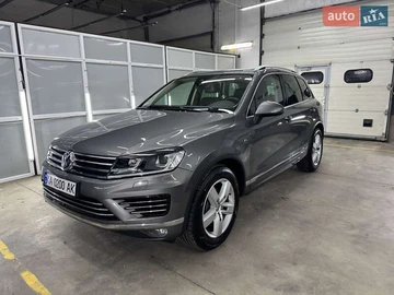 Авто Volkswagen Touareg 2015 № 8104888